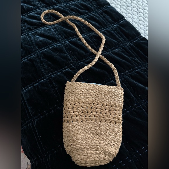 💝 Woven Small Straw Bag with Blue Interior. A phone fits perfectly. Beach! - Picture 2 of 5